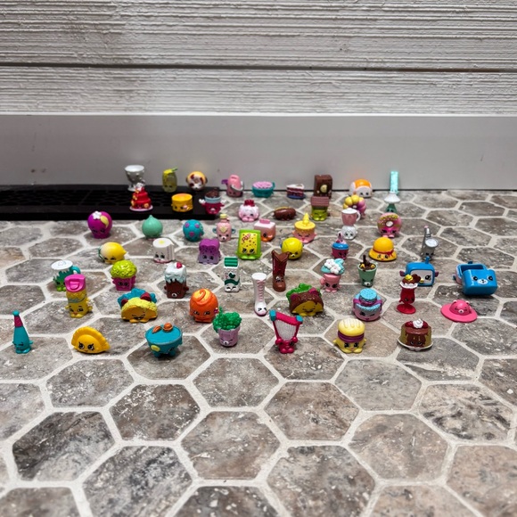 Lot of McDonald’s Happymeal Shopkins and Regular Shopkins - Picture 1 of 2